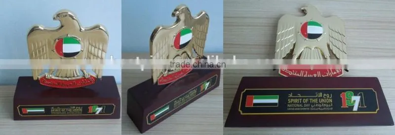 New Fashion 1971 United Arab Emirates Country Flag Bracket Display Trophy National Day Gifts