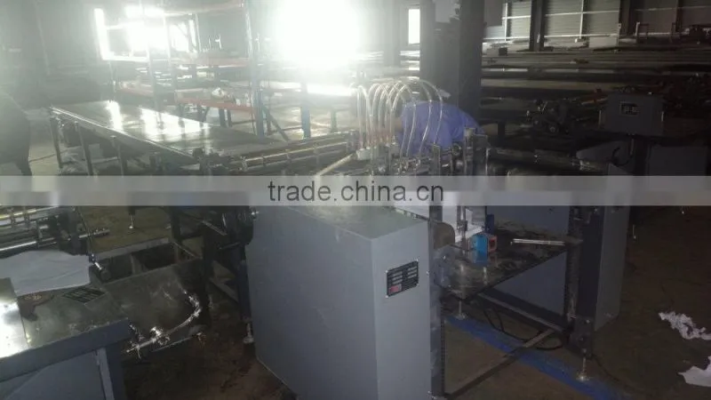 Rigid box automatic gluing machine