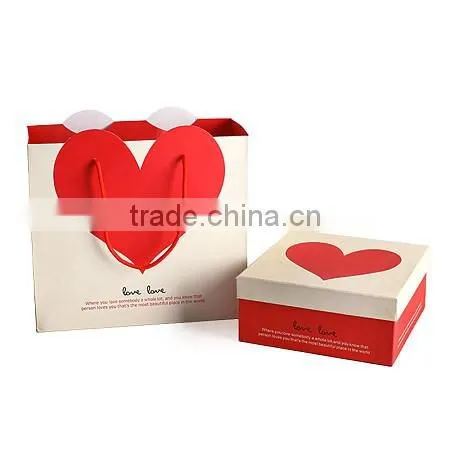 Custom printed paper bags with your own logo
