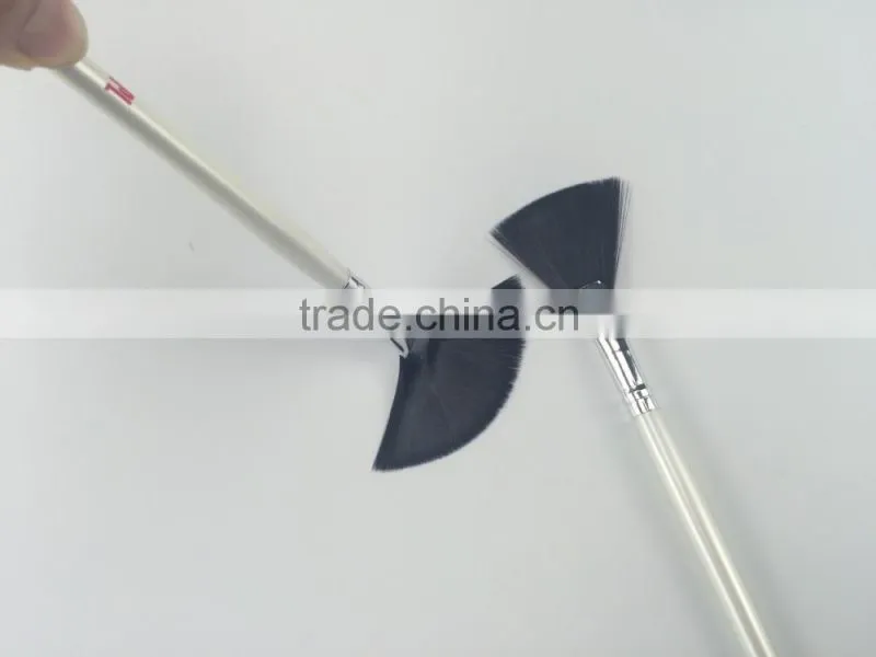 Best price! Durable white Handle facial use fan shape powder brush with advantage black nylon hair