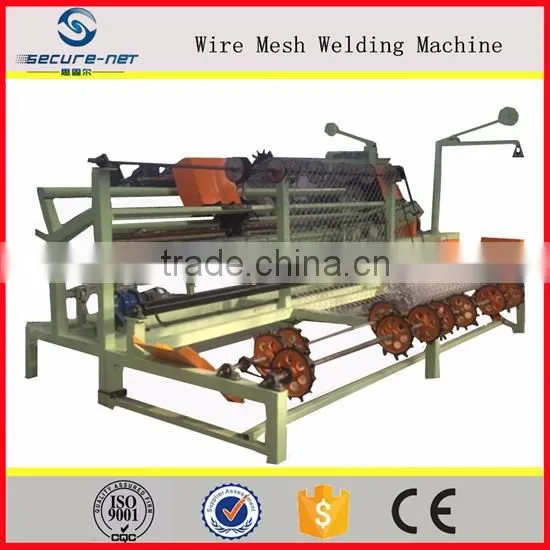 Chain link fence diamond mesh making machine