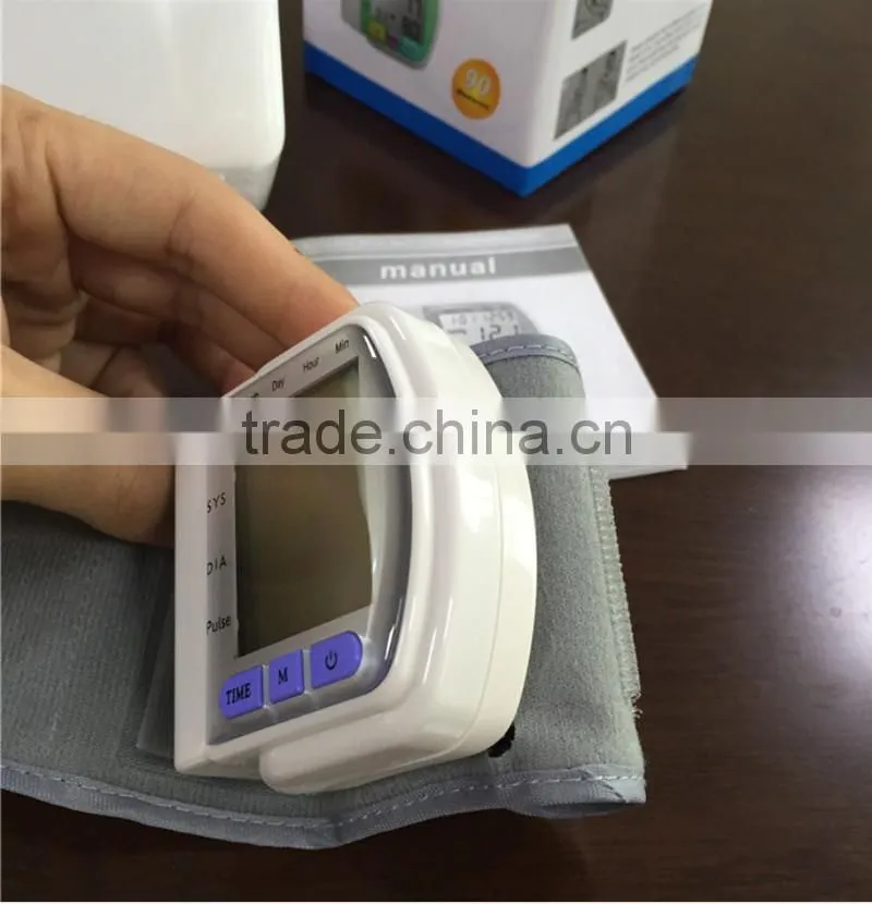 2017 Home Automatic Wrist digital lcd blood pressure monitor watch