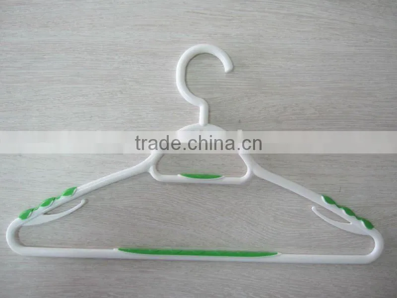 pp tpr plastic clothes hanger racks with pegs
