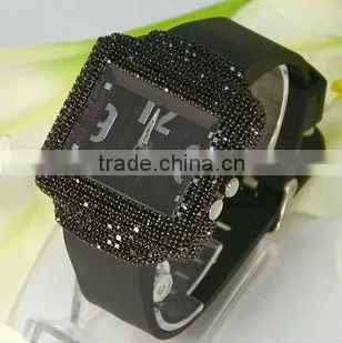 Fashion square case watch with small whtie crystal insreted and rubber band