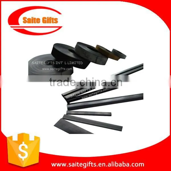 Isotropic flexible rubber fridge magnet material