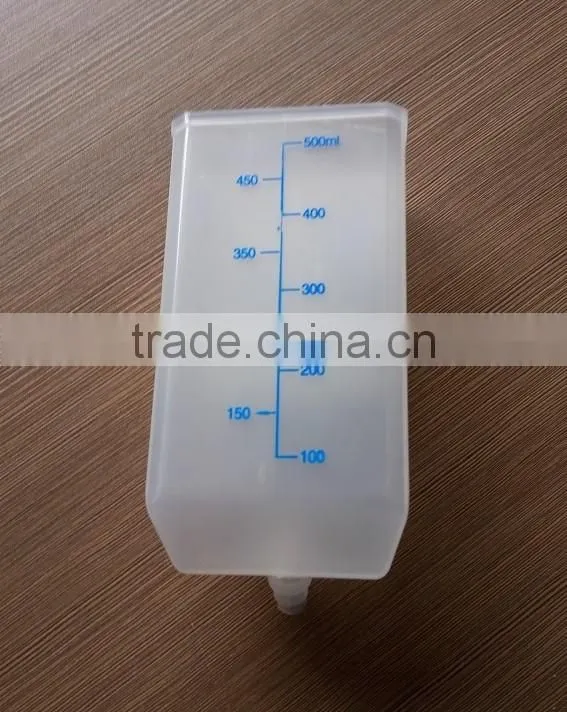 Pet Drinking Fountain 500ml Drinking Bottle Dog Feeding Bottle with Hook