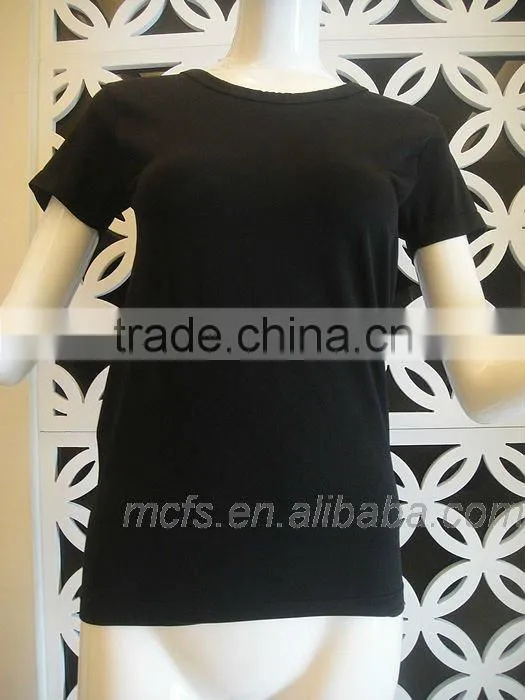 Seamless black women's tight t-shirt
