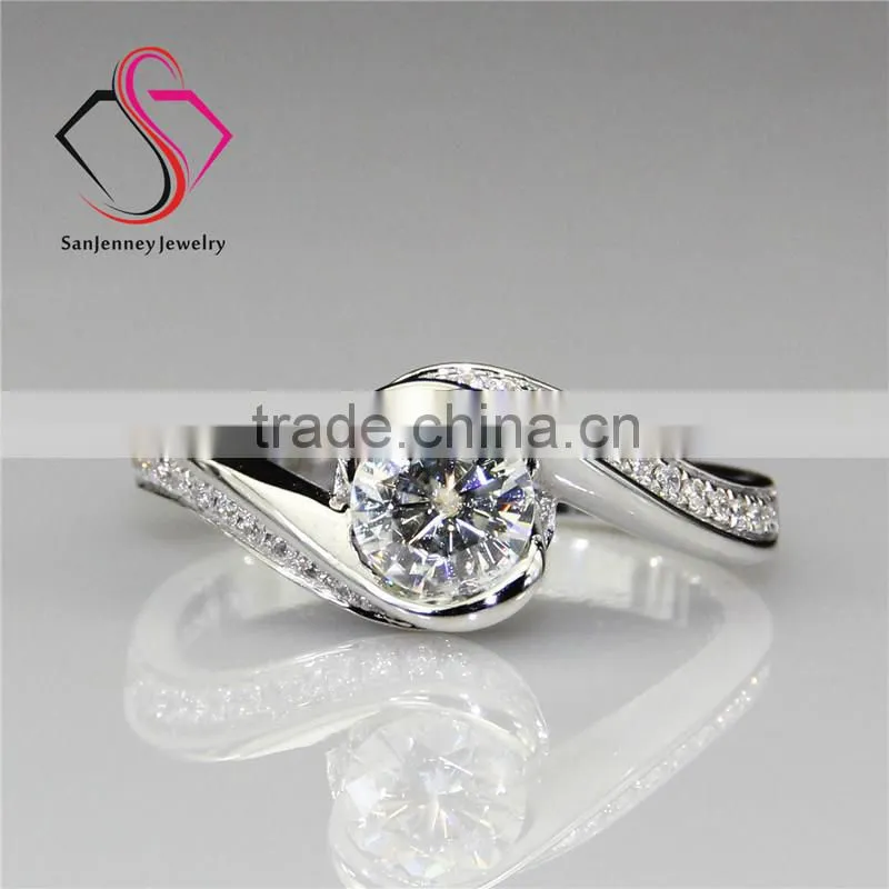 Round Brilliant Cut Forever One Moissanite 1 Carat 6.5mm Center Rose Style 14k 18k White Yellow Gold Diamond Engagement Ring