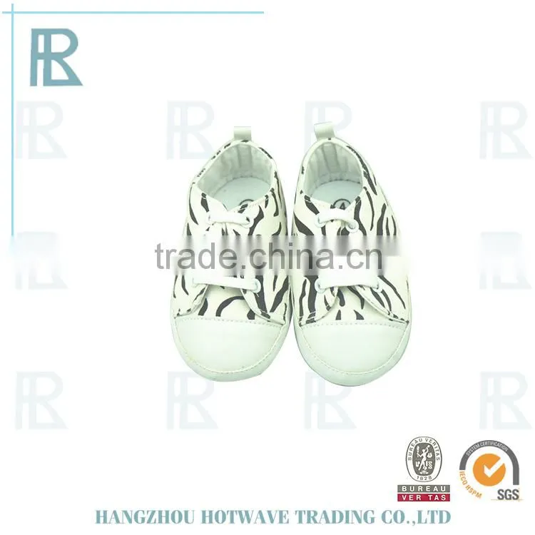 Lovely cartoon style Soft Leather decorating baby shoes