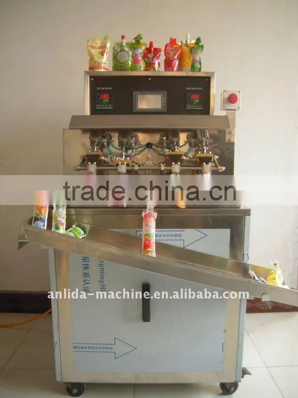 Baby clothes detergent filling sealing packiing machine