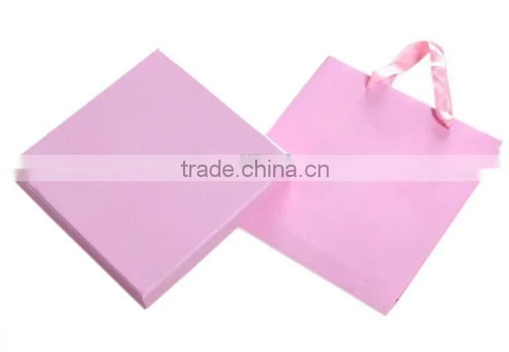 Good design for the pink paperboard gift box