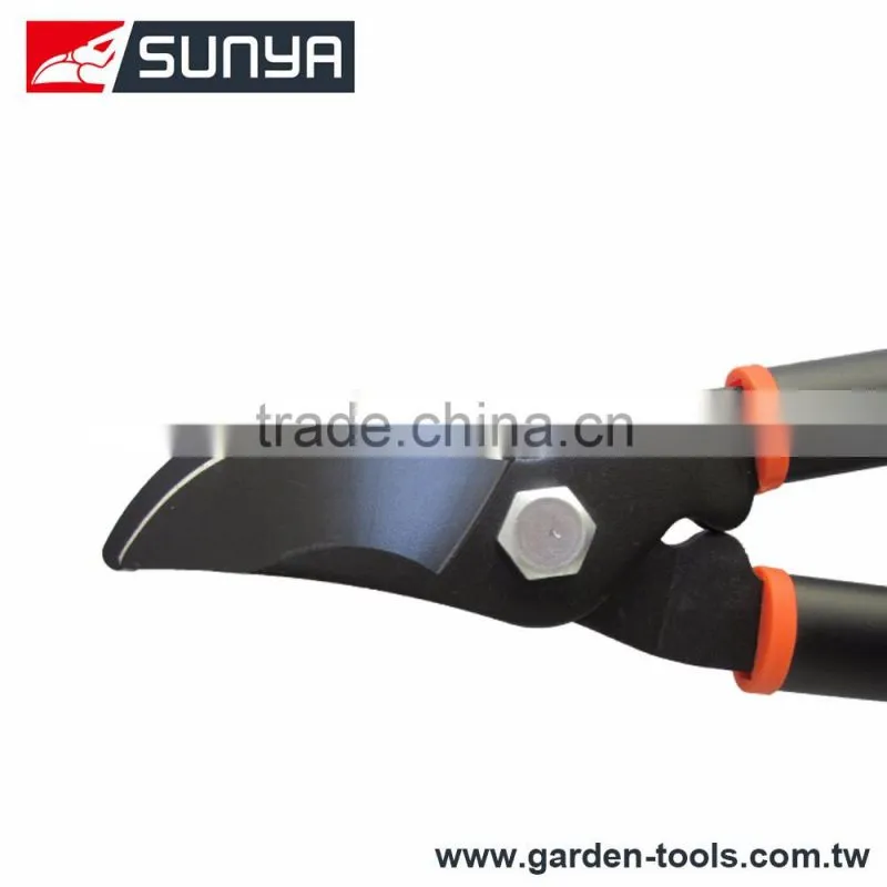 Ergonomics single bolt bypass lopping shear