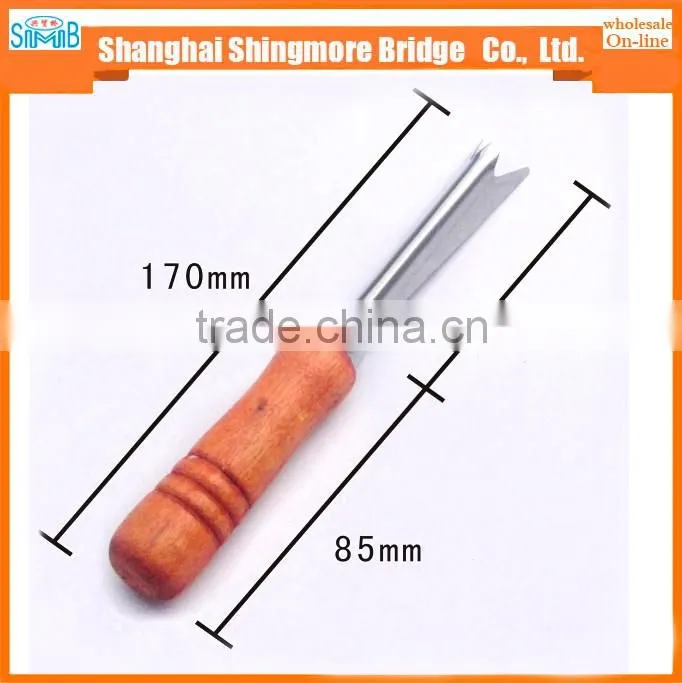 hot sales stainless steel pineapple peeler with wooden handle in low price