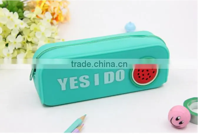 2016 Chinese wholesale cheap silicone pencil case, new product silicone rubber pencil case
