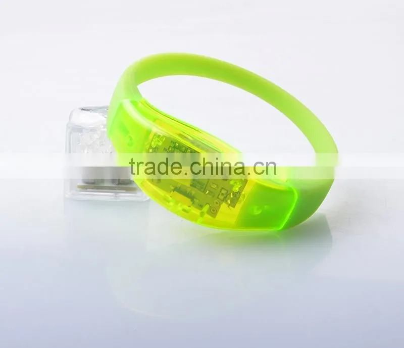 2016 Promotion Novelty LED Flashing Silicone Bracelet WitH For Gift, Colorful Light Up Sound Activated Silicone Bracelet With Li