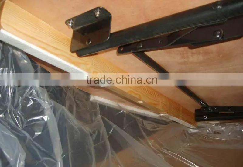 Modern round plywood table top and metal folding table legs