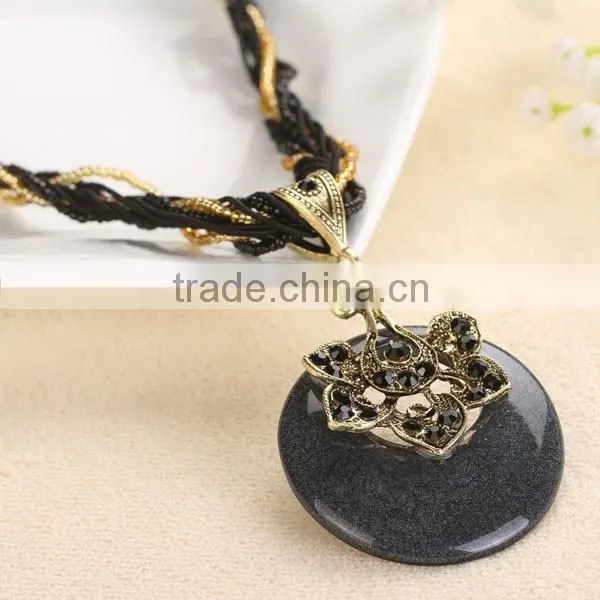 Vintage Fashion Lady Stone Necklace Wholesale