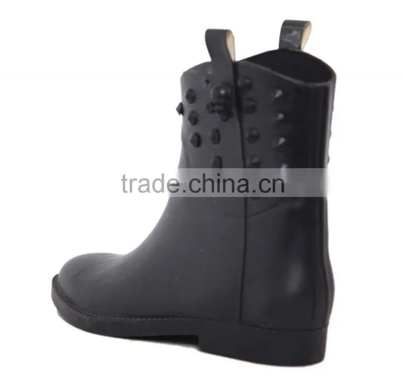 BLACK and PVC , diamond and glossy and safety and comfortable rain shoes