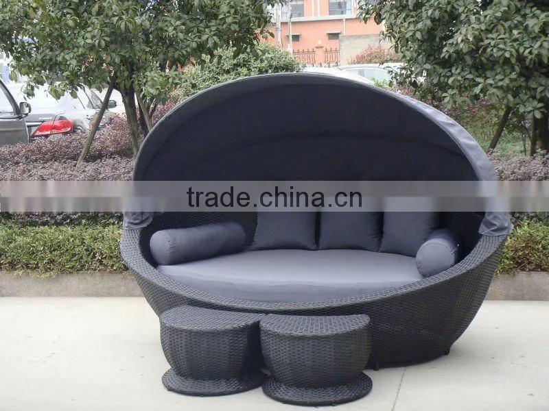 Popular rattan daybed