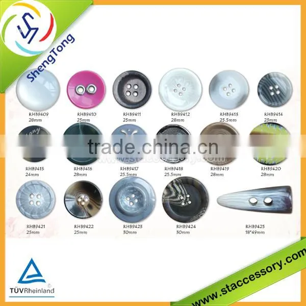 Popular 4 hole plastic button for garment