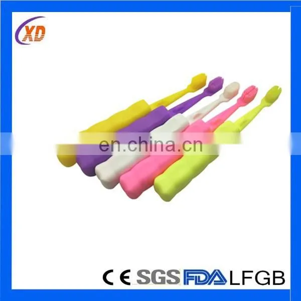 2015 Hot selling toothbrush tool colorful silicone toothbrush for children