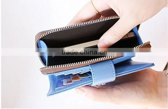 Short mobile wallet for women