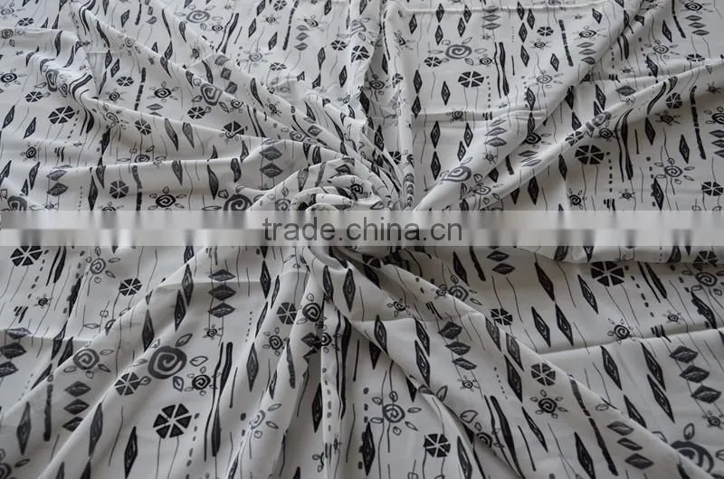 customize-made classic printed fashion chiffon fabric for lady dress