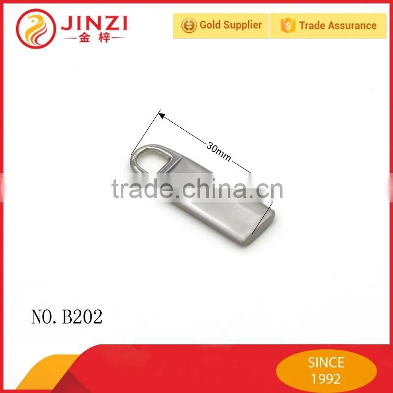 Metal zipper pull for handbags