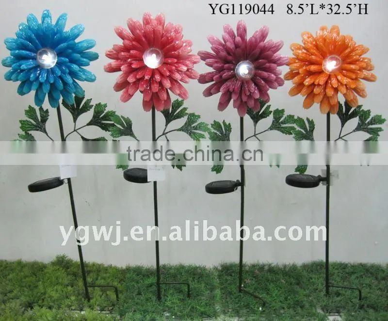 small metal flower for garden decoration