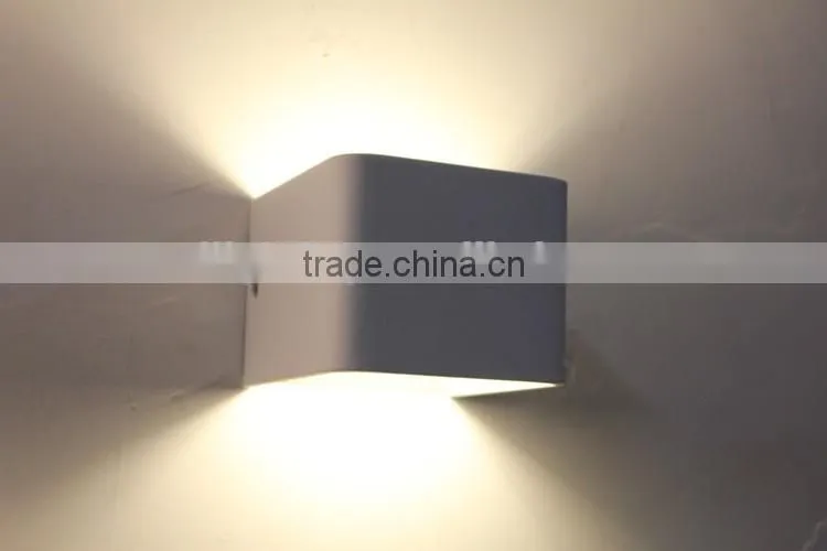 2016 fashion design super brightness living room hotel wall decoration with led light