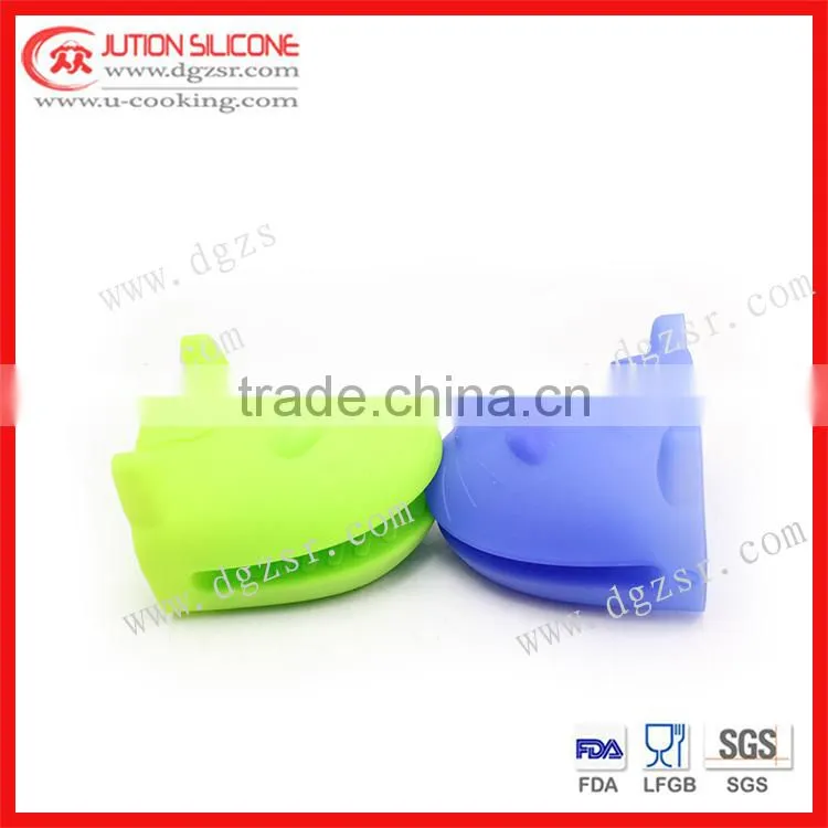 Heatproof silicone insulation glove