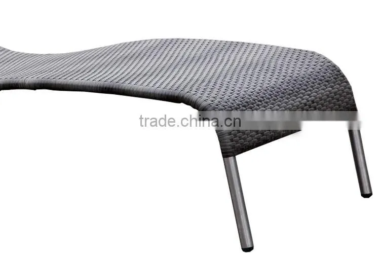 Upscale Casual Stainless Steel S Shaped Outdoor Classic Italian Chaise Lounge