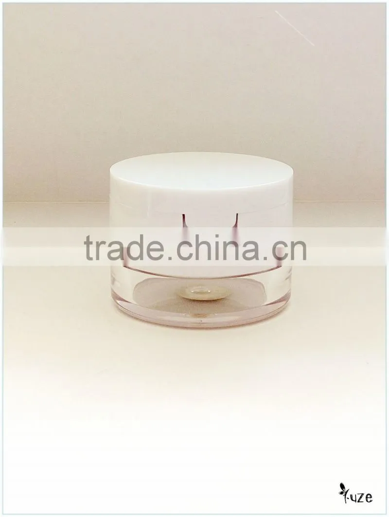 Small empty compact powder case with compact mirror