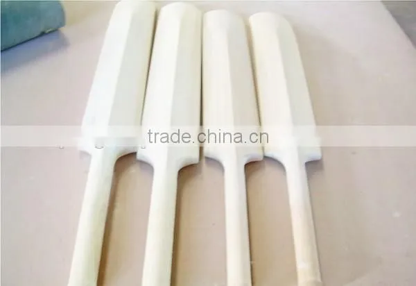 Best selling new products 2017 low price custom logo natural wood tennis ball cricket bat wholesale made in china