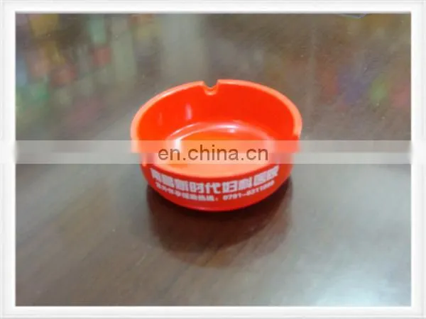 Pocket ashtray plastic ashtray metal ashtray in triangle shape black color