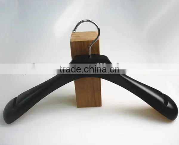 IMY-526 black wide coat hanger wooden display