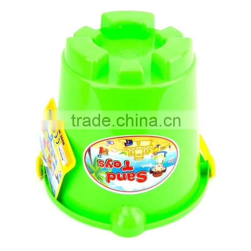 Plastic round beach bucket
