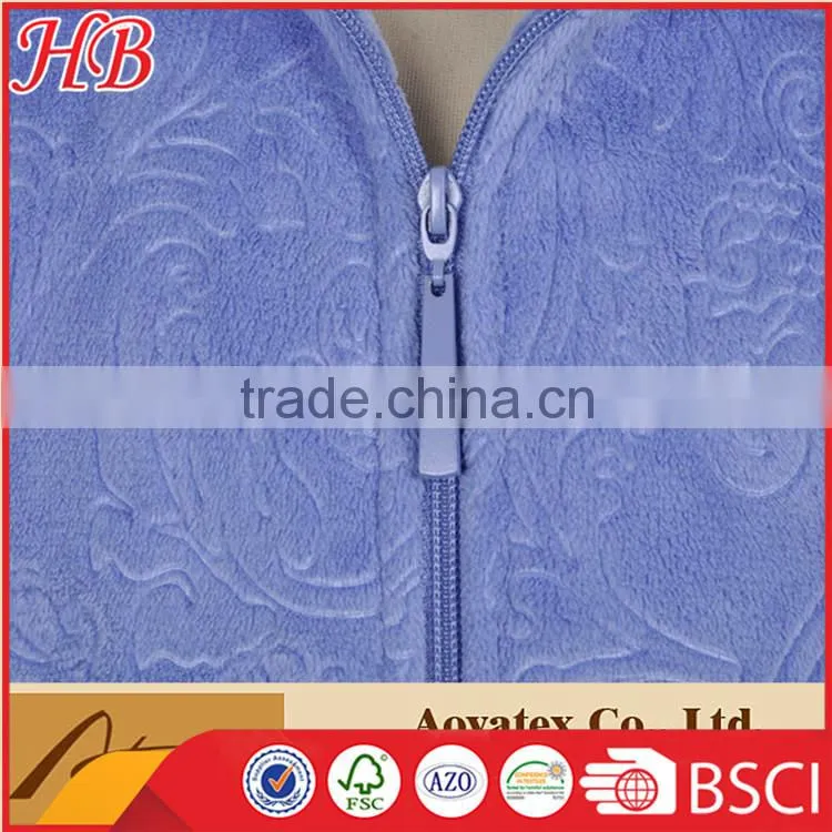 3D embossed coral fleece zip bathrobe