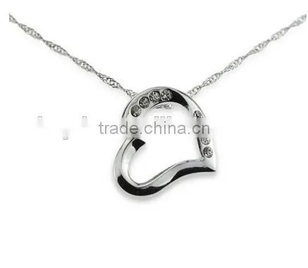 Silver Heart Necklace Crystal - Stylish Crystal Pendant Fashion Designer Jewelry Gift for Valentine's Day