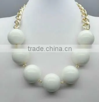 Green Arylic Beads Claw With Crystal Necklace