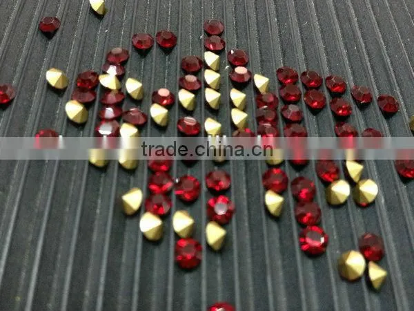 Siam color pointback glass chaton stones