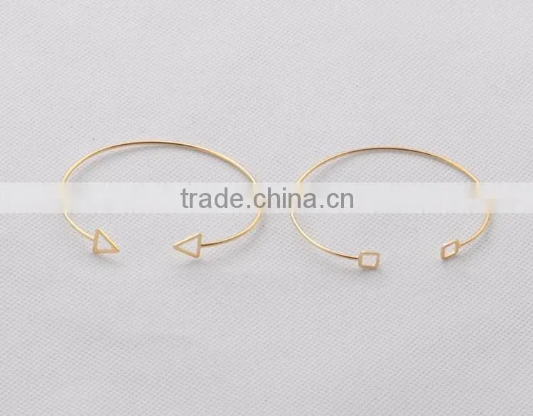 s>>>>Trendy Geometric Double Triangle Bangle Alloy Plated Gold Silver Design Opening Classic Bangles/