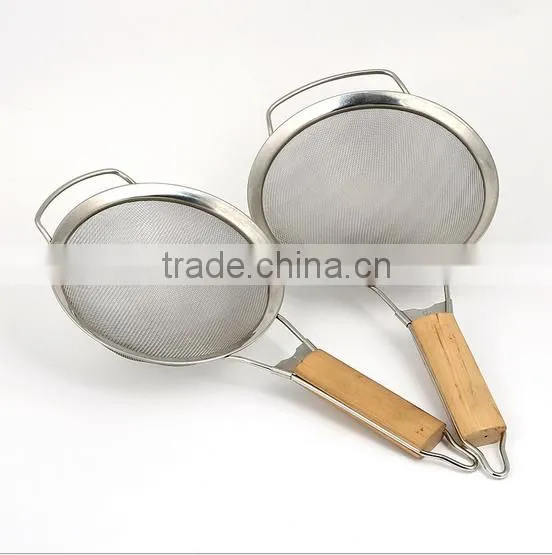 stainless steel kitchen strainer with long wood handle