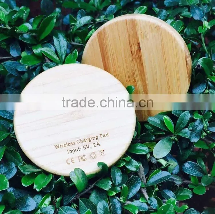 Creative Bamboo Wooden Wireless Charging Pad For Smart Mobile Phones Universal QI Wireless Charging Pad For Wholesale