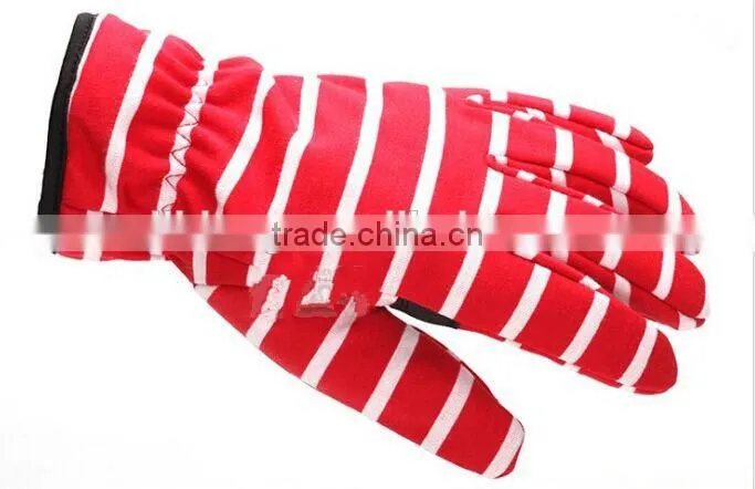 Outdoor waterproof gloves