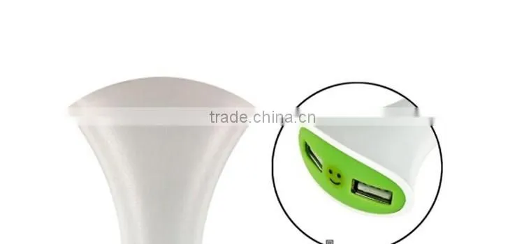New products 2016 12v Car Battery Charger Indicator light Portable Dual Usb Car Charger with smile face free sample