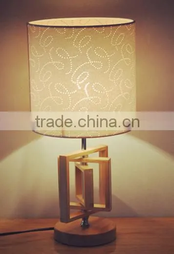 small decorative wood table lamp, reading lamp, classic style vintage table lamp in round base