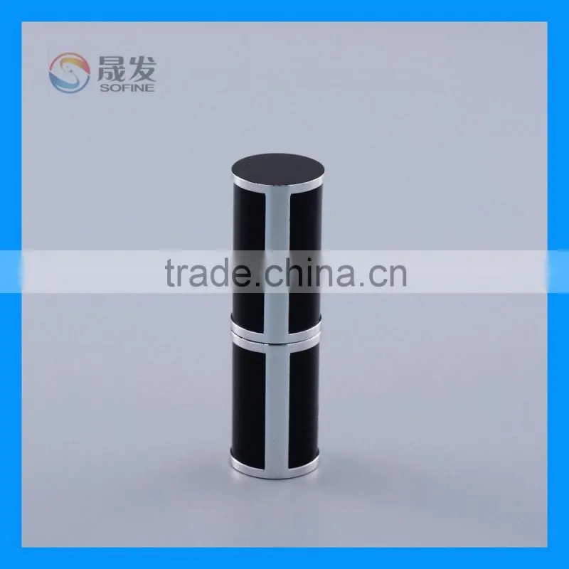 Cylinder shape empty plastic lipstick packaging