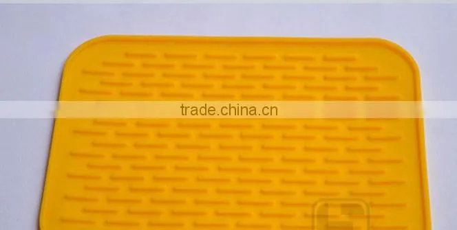 Heat Resistant Water Proof Non Slippery Silicone Dining Table Mat