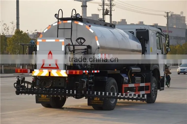 2016's HOWO brand 10cbm Asphalt Distributor truck for sale